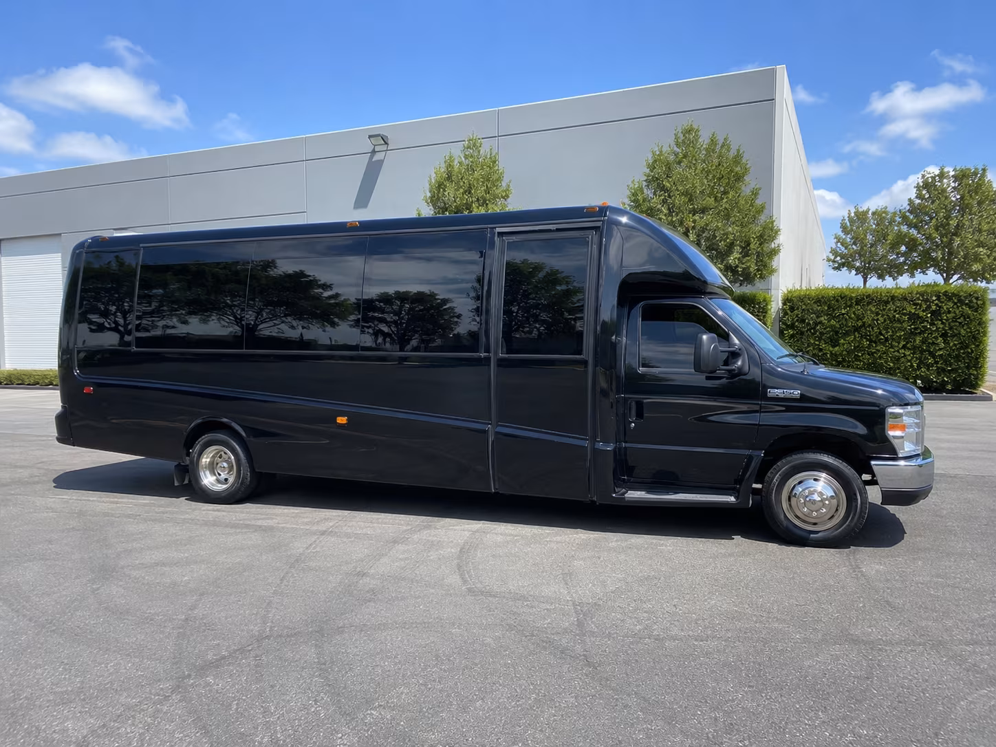 Pasadena Winery Tour & Pub Crawl Transportation